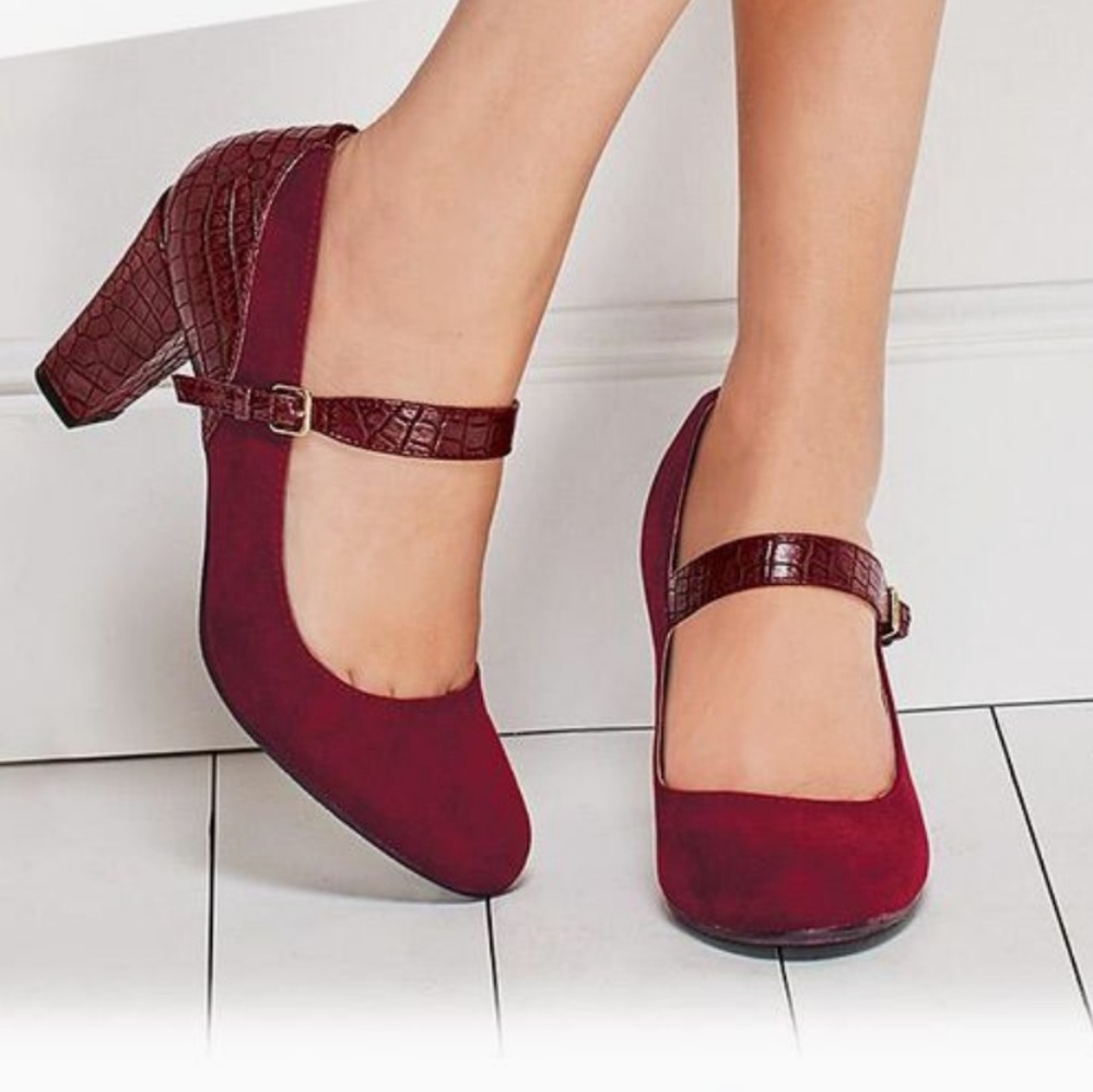 NWT Maroon Mary Jane Heels